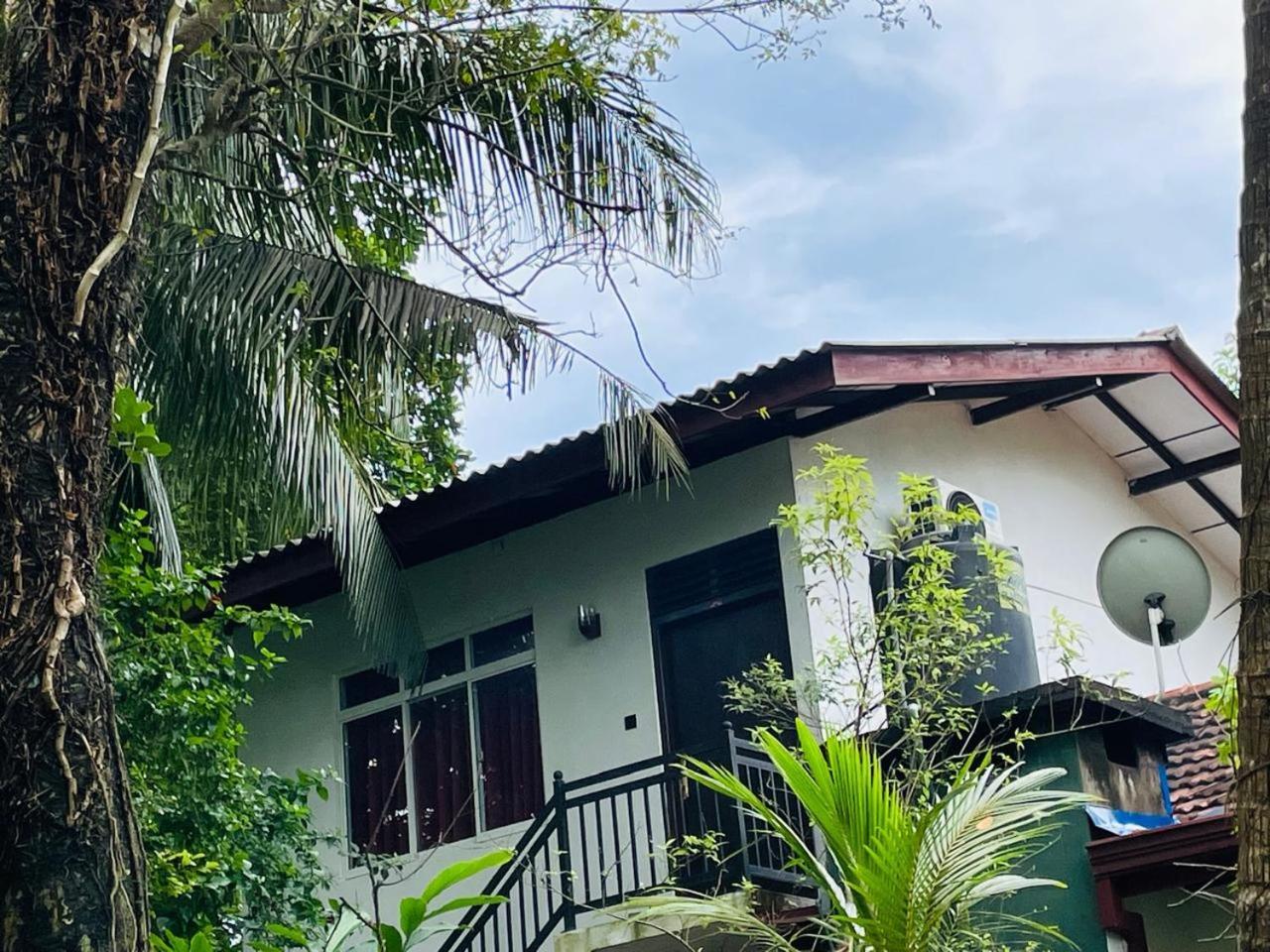 Chami'S Home Stay Mirissa Buitenkant foto